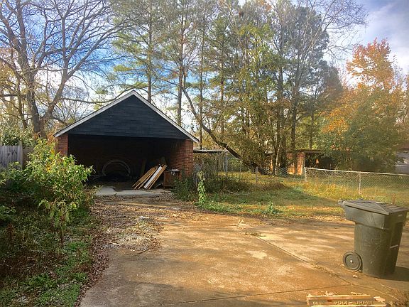 3rd image of 625 Kingwood Dr