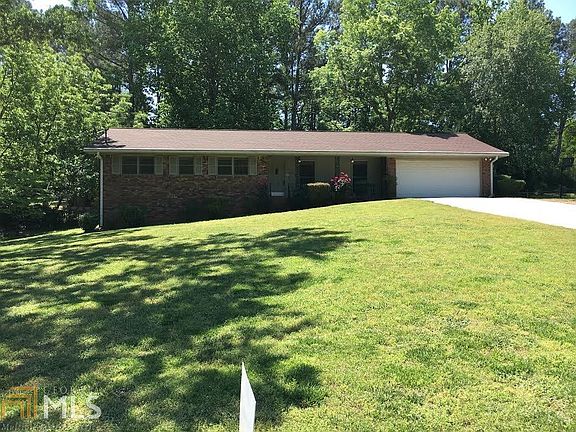 2nd image of 2896 Manor Ct