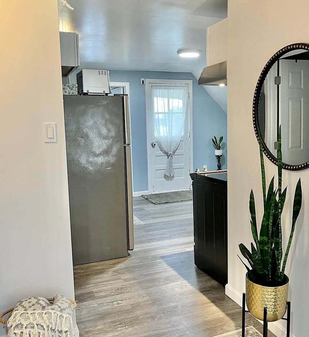 1 bed, 850 sqft, $1,800 — Photo 3