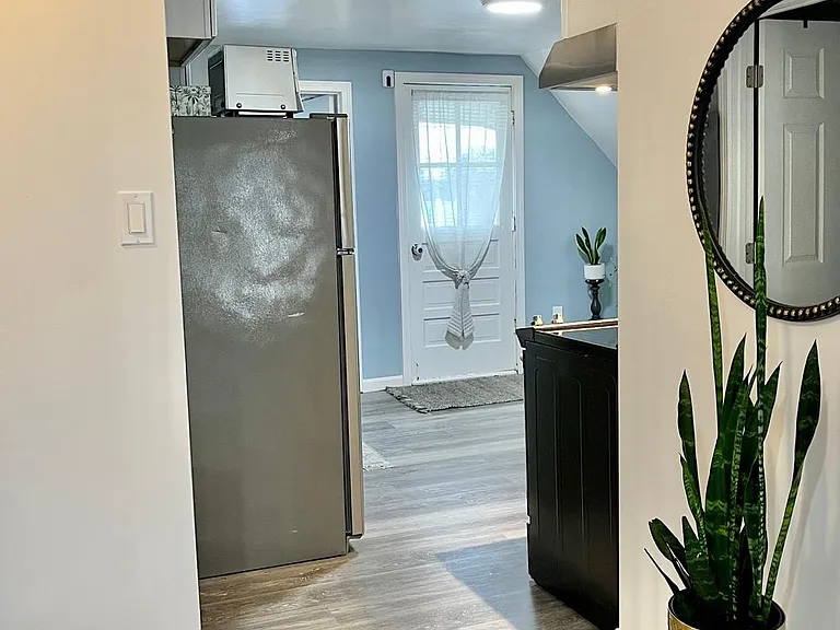 31 Nagle St #2 — Photo 3