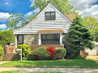 14 Jasper St, Valley Stream, NY 11580
