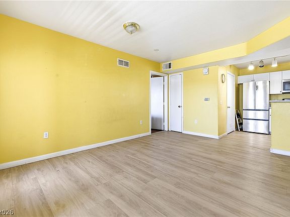 5th image of 4555 E Sahara Ave Unit 154