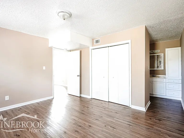 3716 Clayborn Dr — Photo 7