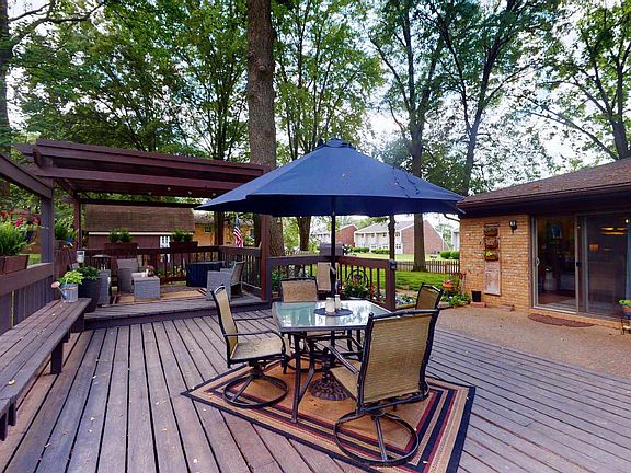2nd image of 5111 Oakwood Dr