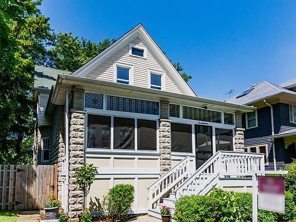 3rd image of 118 Ashland Ave