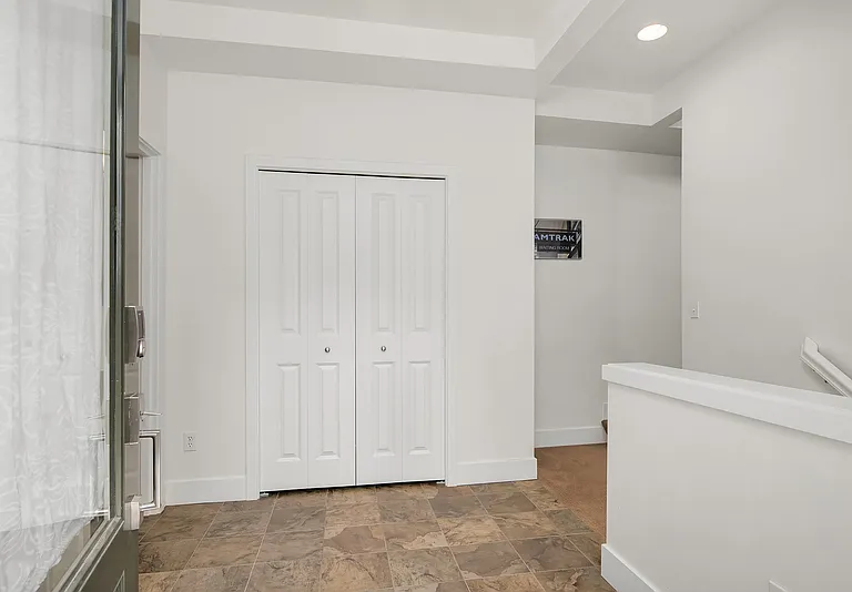 213 26th Ave E #B — Photo 13
