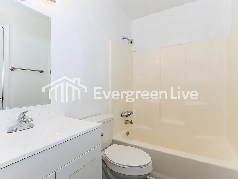 2686 Barclay St — Photo 14