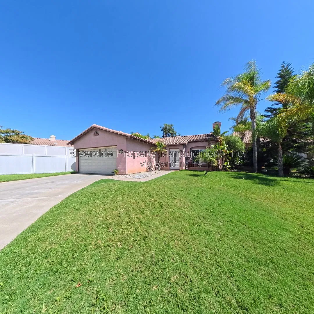 3 bed, 2.0 bath, 1123 sqft, $2,700 — Photo 4