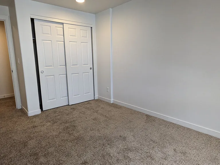 Halsey East Townhomes — Photo 68