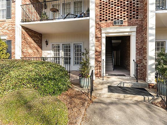 3rd image of 12 Fountain Manor Dr Unit D