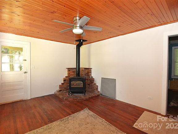 3rd image of 107 Dove Haven Ln