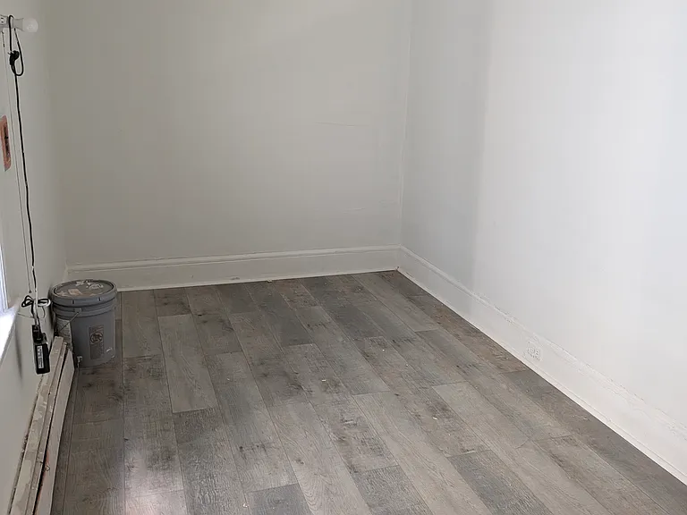 326 Elm St — Photo 2