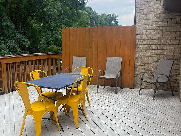 Hillcrest Cir — Photo 14