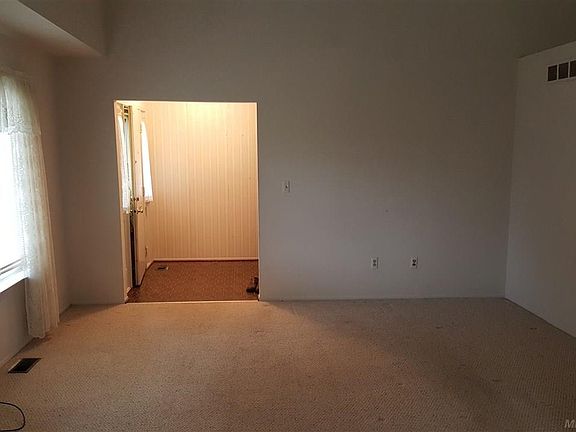 4th image of 37415 Charter Oaks Blvd