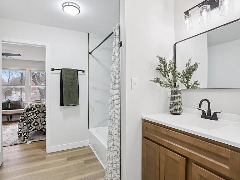 1357 S Lake Sherwood Dr — Photo 19