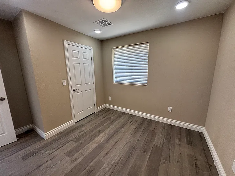 2047 Westwind Rd #1/2 — Photo 11