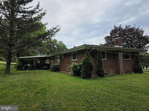 3rd image of 706 S Mountain Rd