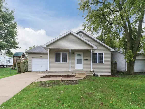 1622 Iowa St, Bloomington, IL 61701