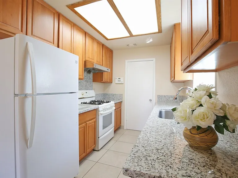 7830 Tierra Arbor Way — Photo 4
