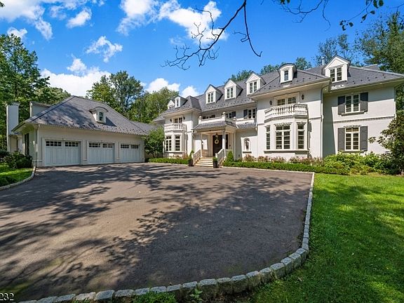 4th image of 88 Stony Brook Ln