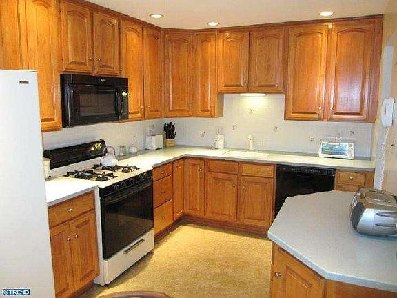 2nd image of 108 Olympia Dr