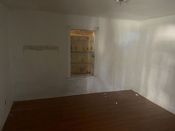 2nd image of 3573 Vernon Ave