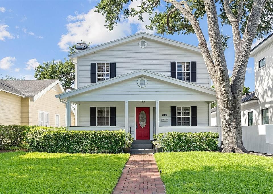 1st image of 325 17TH AVENUE NE