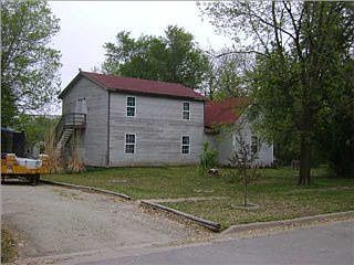 2nd image of 220 W 3rd Ave