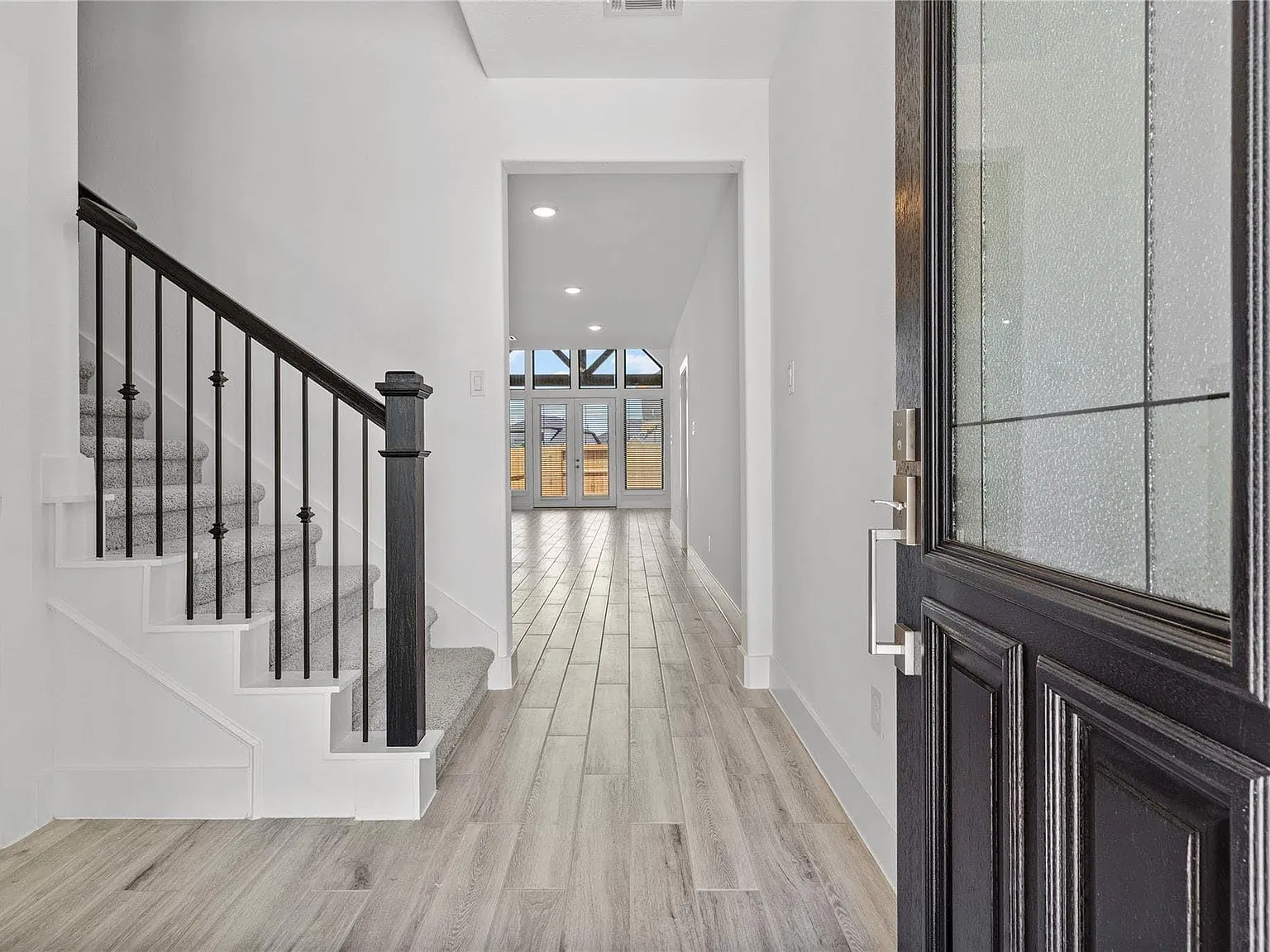 4 bed, 3.0 bath, 2649 sqft, $3,200 — Photo 4
