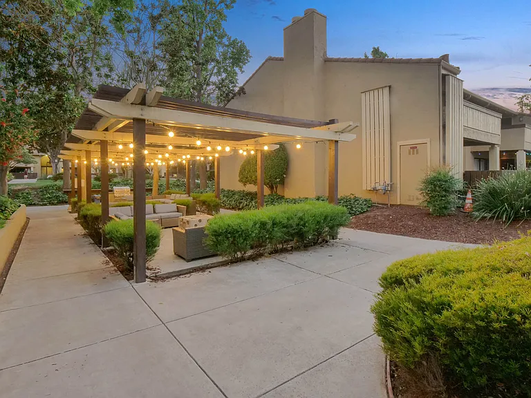 Summerwood Apartments — Photo 24