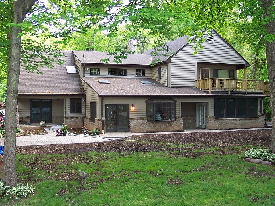 2nd image of 90 Sherman Blvd