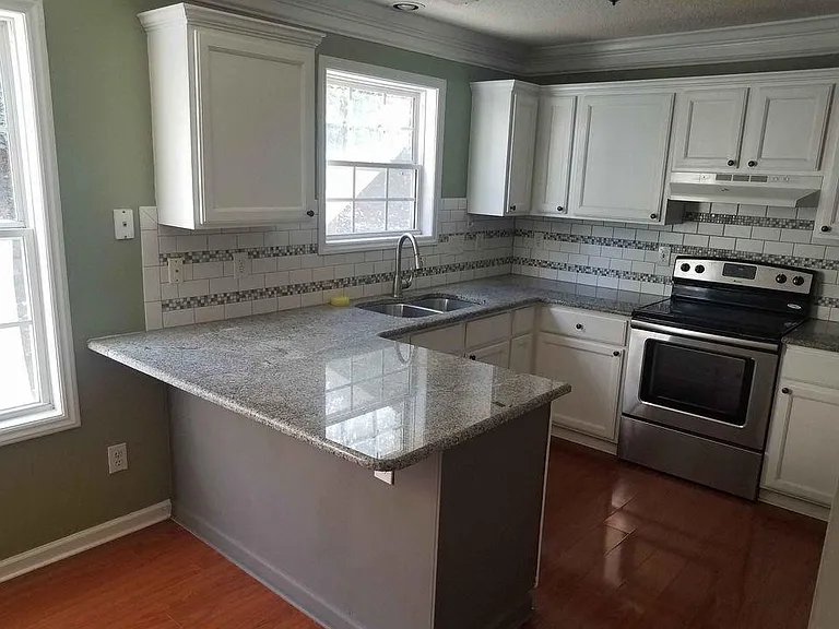 5645 Lighthall Ln — Photo 6