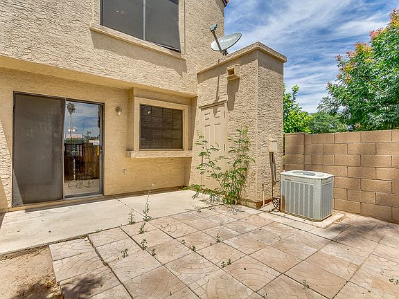 4th image of 921 W University Dr Unit 1074