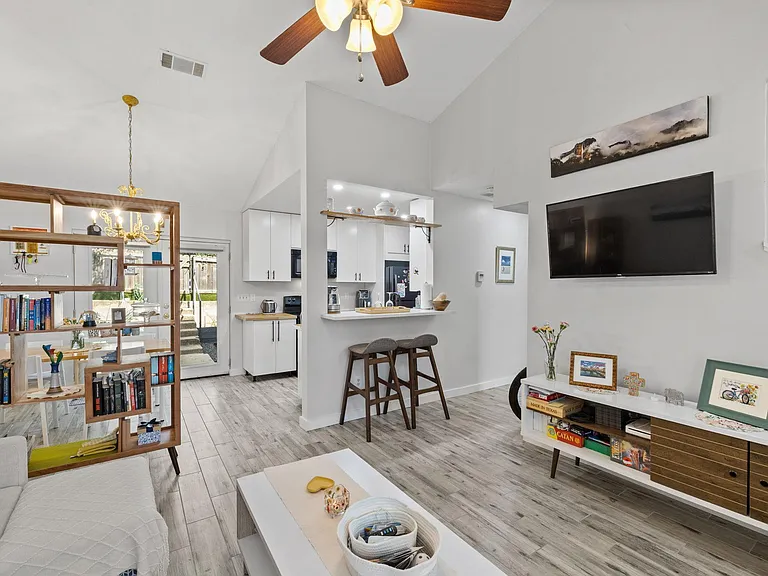 1015 E Yager Ln #115 — Photo 6