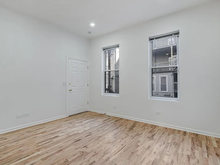 1102 N Hermitage Ave #CH — Photo 8