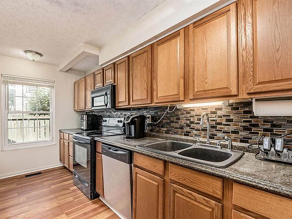 4th image of 2259 Laurelwood Dr