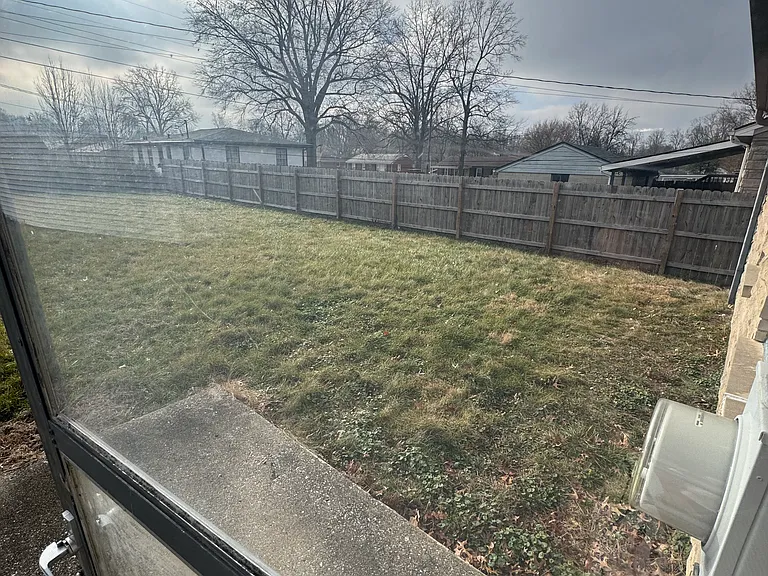 1724 Silver Ln — Photo 18