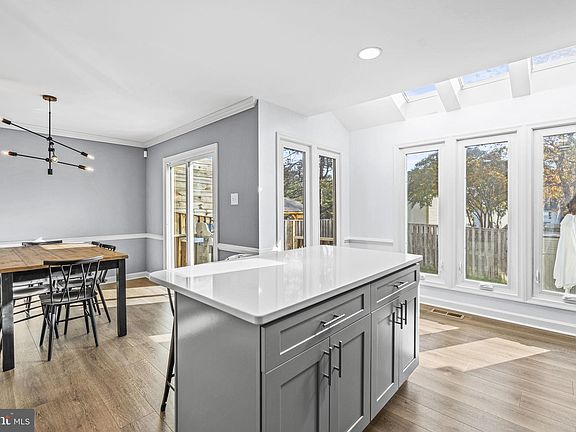 5th image of 3715 Ottawa Ct