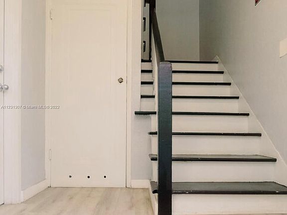 5th image of 1550 Meridian Ave APT 3