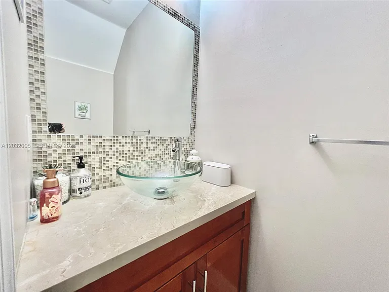 2176 Salerno Cir — Photo 16