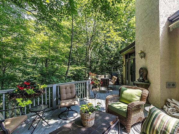 4th image of 546 Westbury Woods Ct