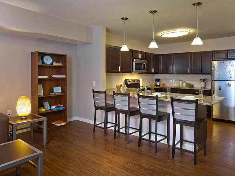 Grand and Finn Apartments — Photo 1