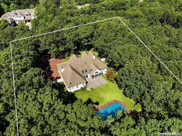 13 Red Creek Circle, Hampton Bays, NY 11946