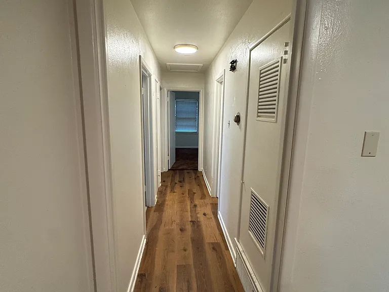 5128 Ira St — Photo 4