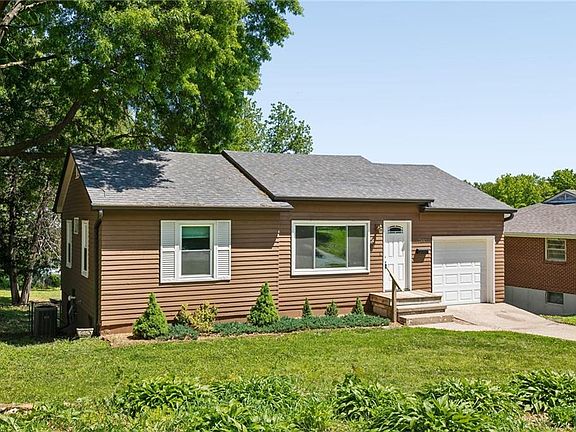 2nd image of 748 Hillside Ave