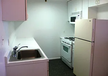 Rented by K.Chang Realty