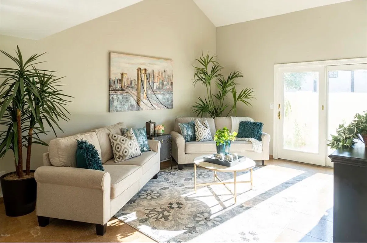 4 bed, 1666 sqft, $2,700 — Photo 3