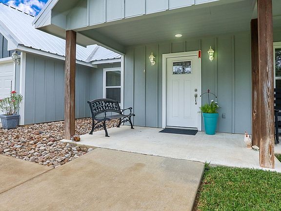 4th image of 498 Southern Dr