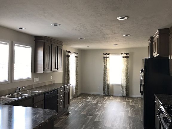 4th image of 6243 Parkway St