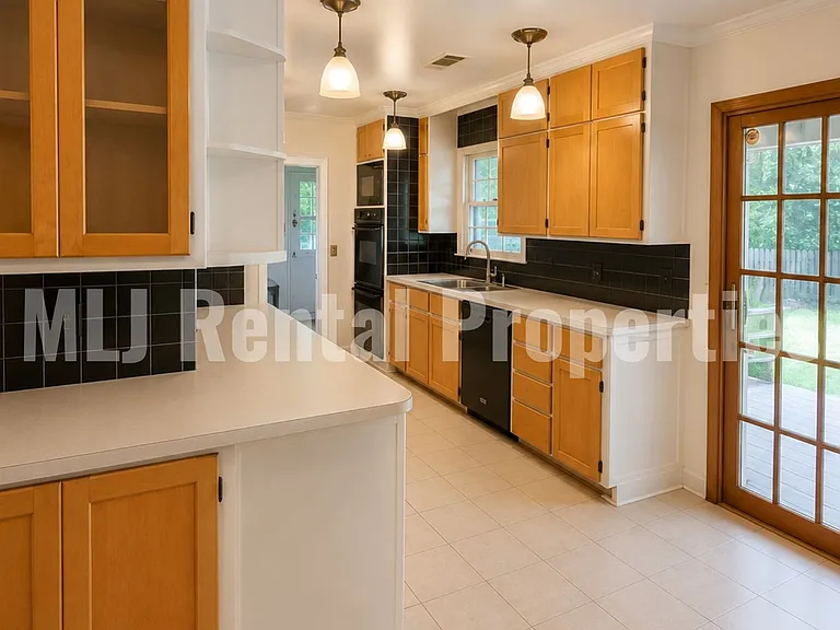 5881 S Irvington Ave — Photo 15
